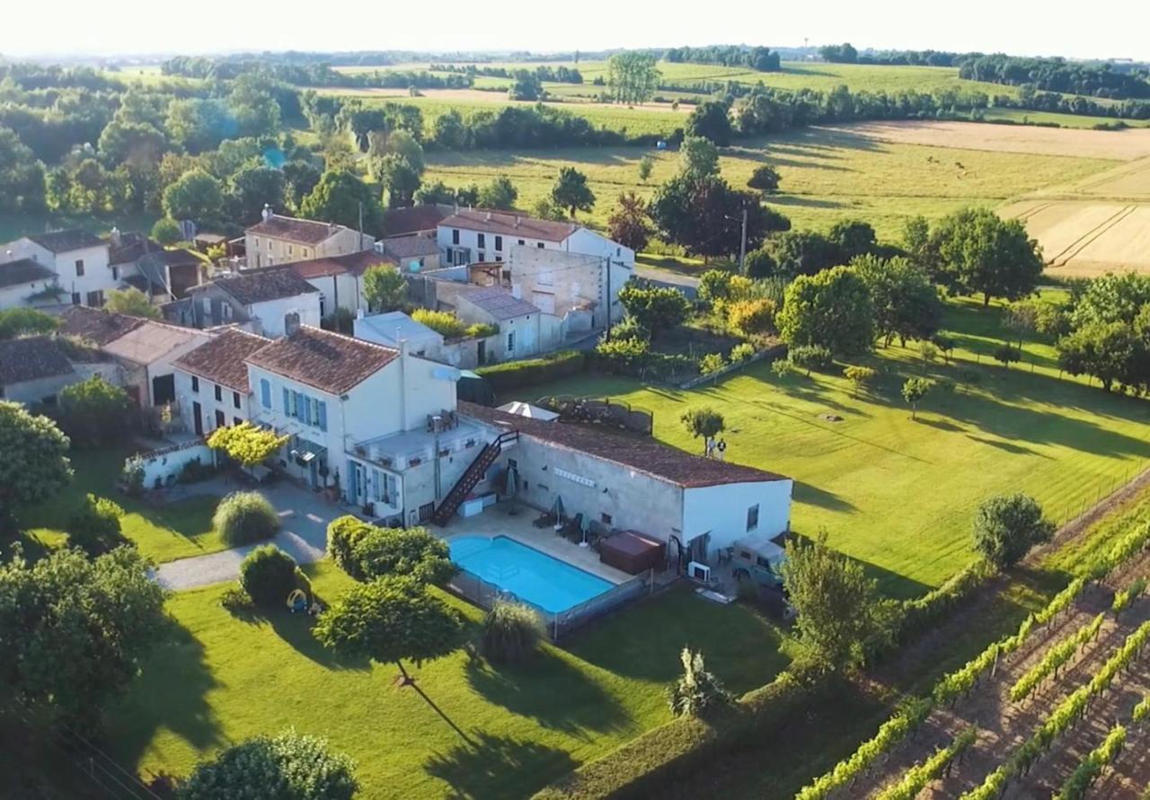 Gite Chez Rivière Nantillé Extérieur photo