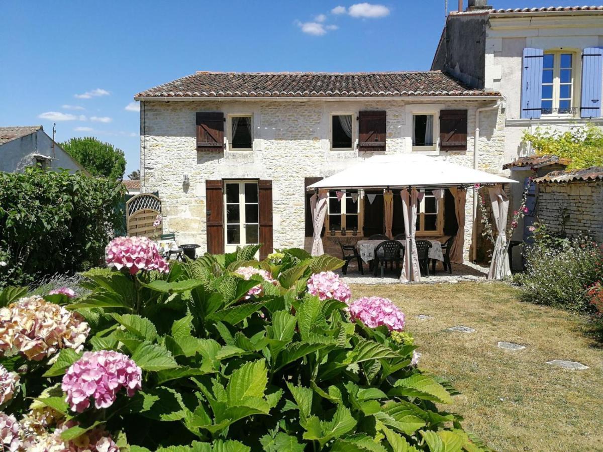 Gite Chez Rivière Nantillé Extérieur photo