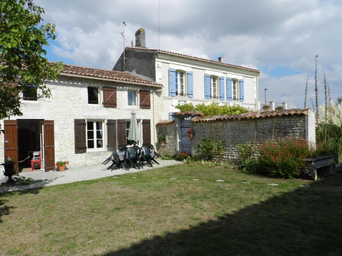 Gite Chez Rivière Nantillé Extérieur photo