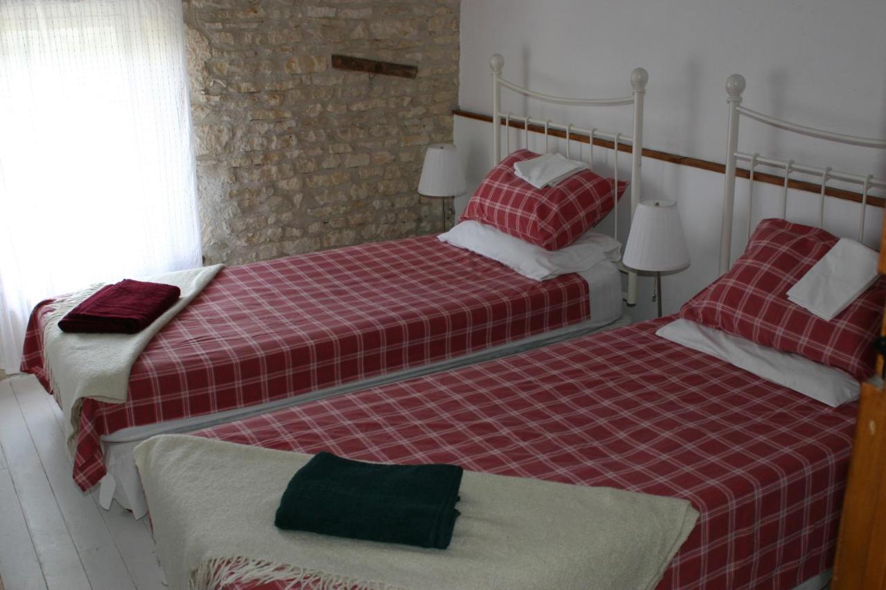 Gite Chez Rivière Nantillé Extérieur photo