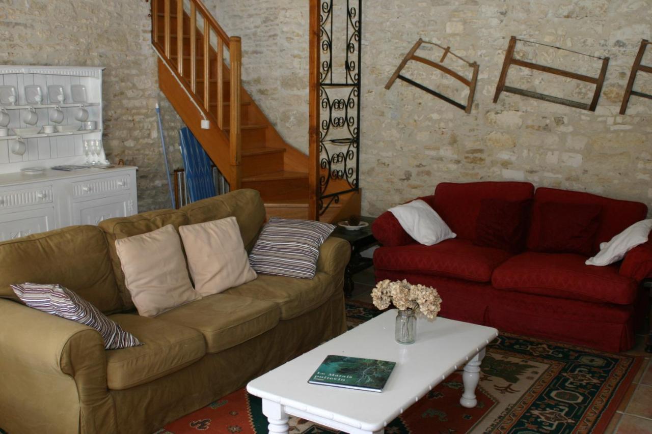 Gite Chez Rivière Nantillé Extérieur photo