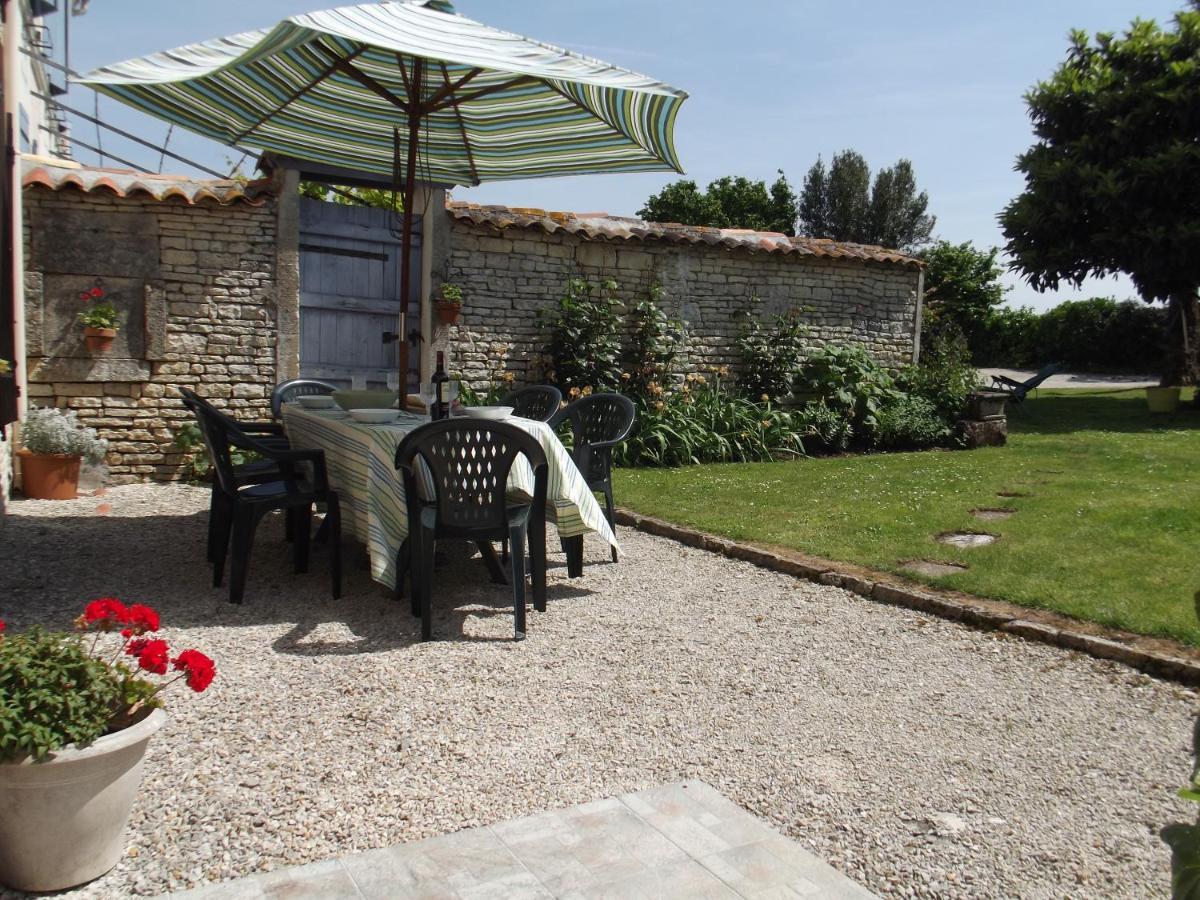 Gite Chez Rivière Nantillé Extérieur photo