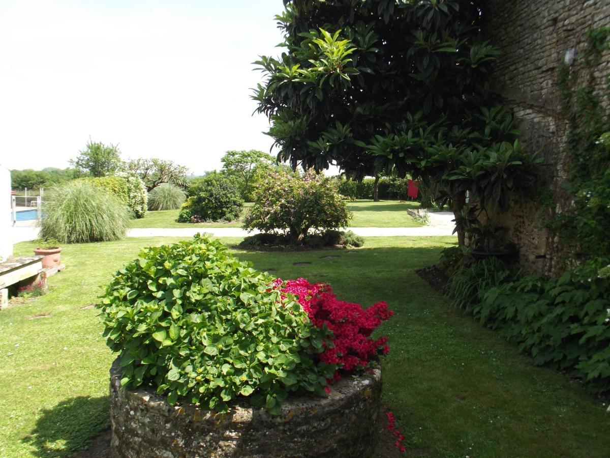 Gite Chez Rivière Nantillé Extérieur photo